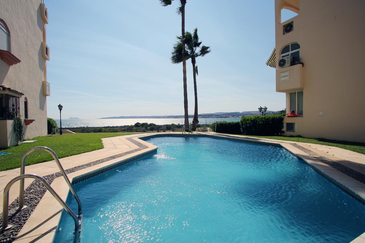 Marina Bay Playa Del Cristo Lejlighed Estepona Eksteriør billede